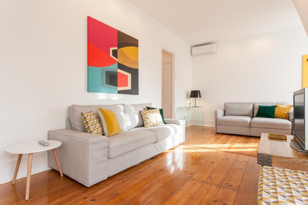 Design Sta Marta/ Liberdade Apartment Lisbon Luaran gambar