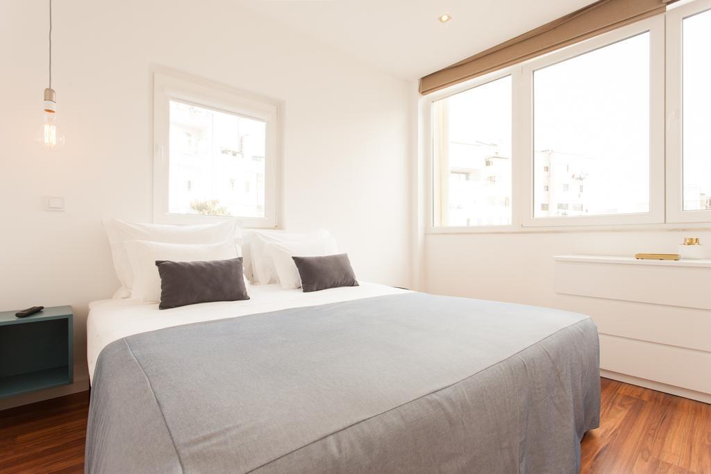 Design Sta Marta/ Liberdade Apartment Lisbon Luaran gambar