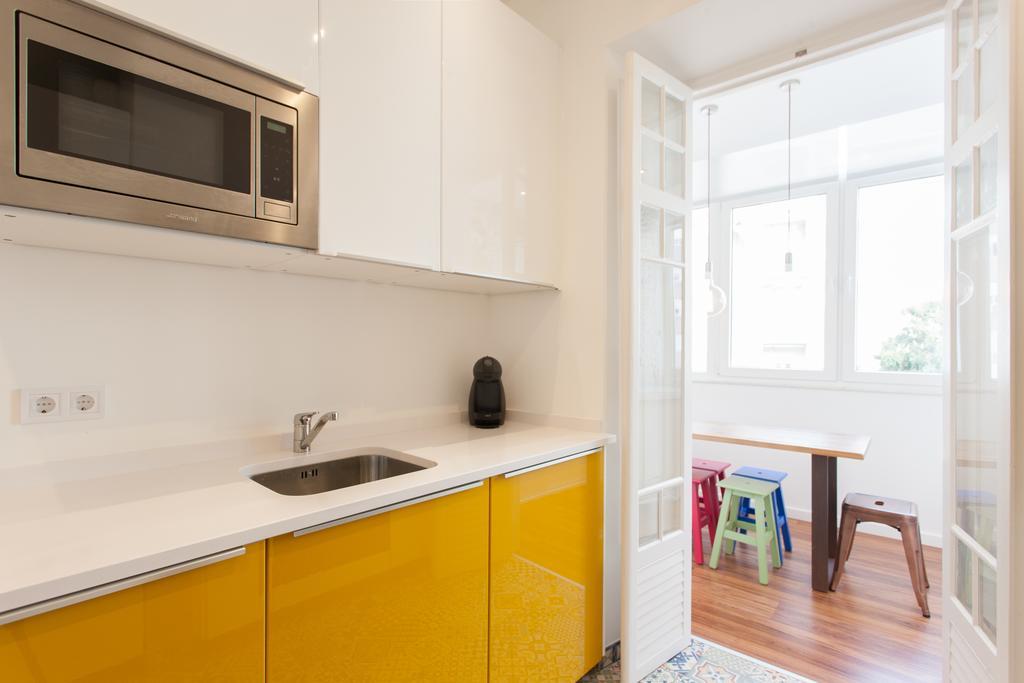 Design Sta Marta/ Liberdade Apartment Lisbon Luaran gambar