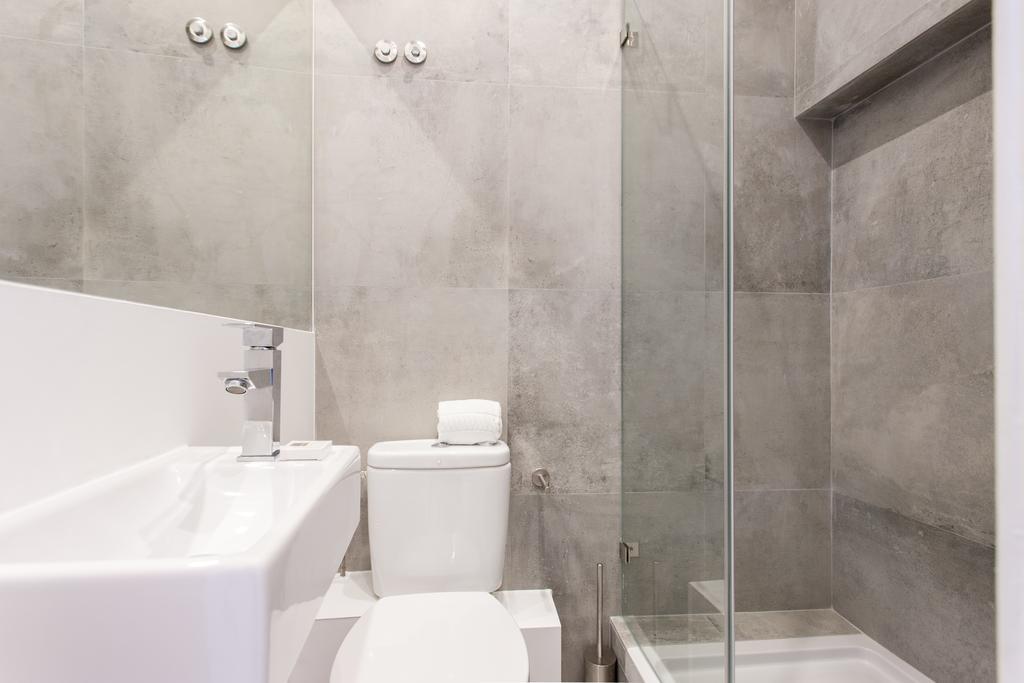 Design Sta Marta/ Liberdade Apartment Lisbon Luaran gambar